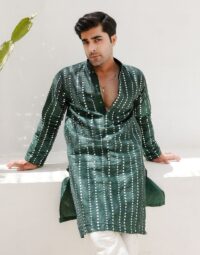 Noor-e-Akhzar Kurta 1